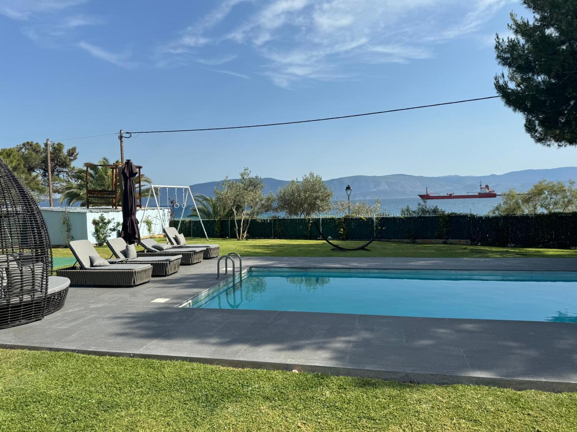 Zoza Luxury Villa Isthmia By The Sea With Private Pool Kalamáki Exterior foto