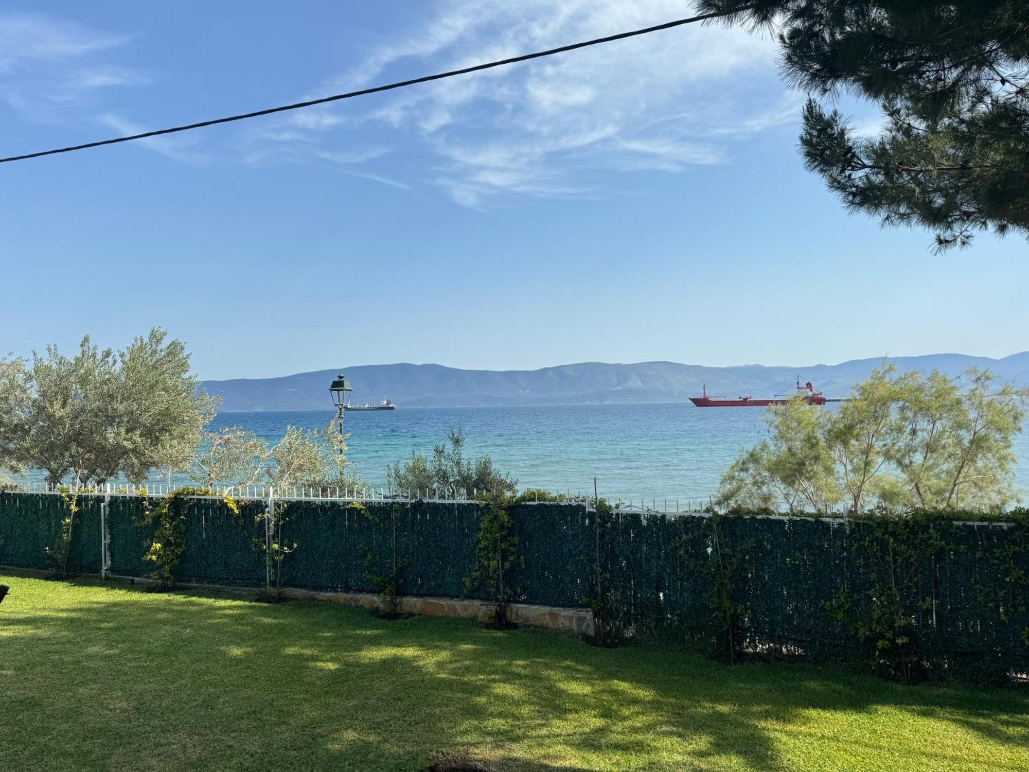 Zoza Luxury Villa Isthmia By The Sea With Private Pool Kalamáki Exterior foto