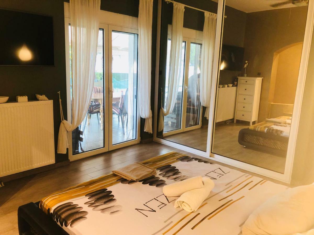 Zoza Luxury Villa Isthmia By The Sea With Private Pool Kalamáki Exterior foto